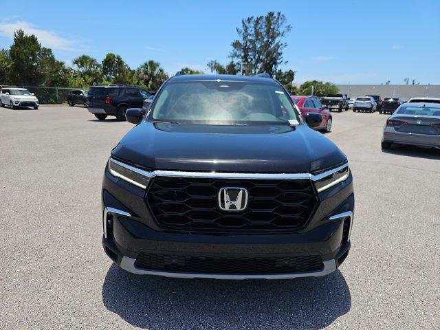 new 2025 Honda Pilot car, priced at $48,950