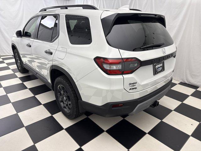 new 2025 Honda Pilot car, priced at $48,375