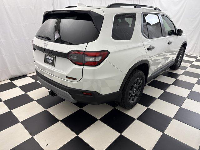 new 2025 Honda Pilot car, priced at $48,375