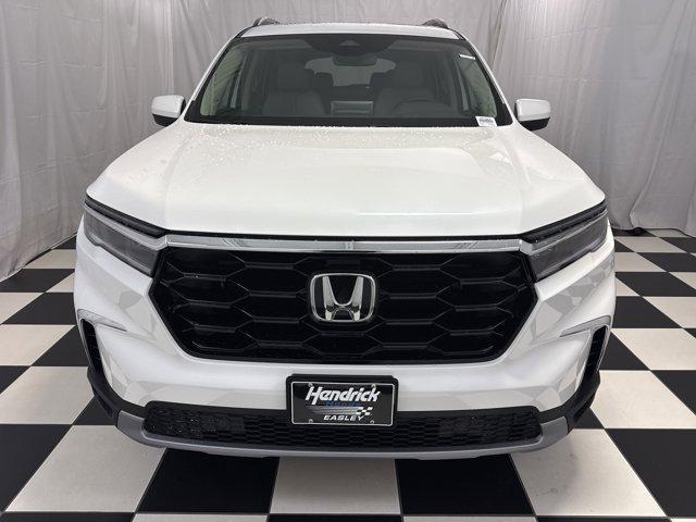 new 2025 Honda Pilot car, priced at $45,880