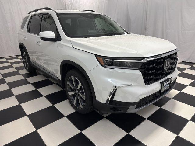 new 2025 Honda Pilot car, priced at $45,880