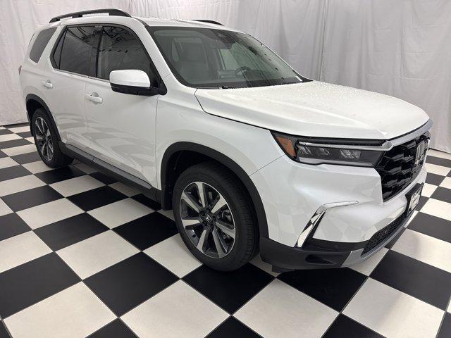 new 2025 Honda Pilot car, priced at $45,880