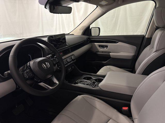 new 2025 Honda Pilot car, priced at $45,880