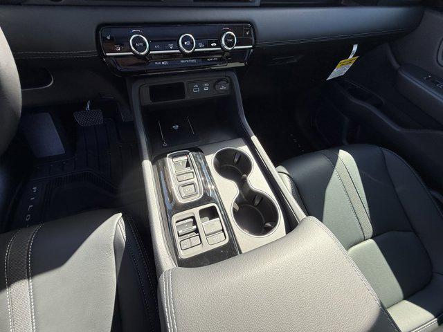 new 2025 Honda Pilot car, priced at $48,366