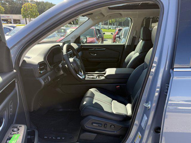 new 2025 Honda Pilot car, priced at $48,366