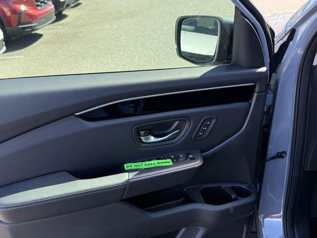 new 2025 Honda Pilot car, priced at $48,366