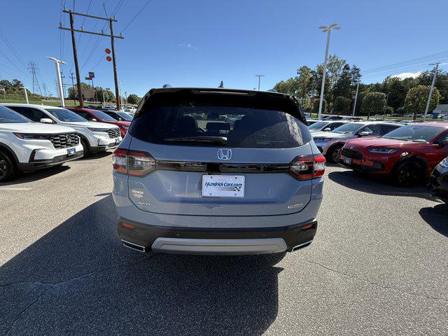 new 2025 Honda Pilot car, priced at $48,366