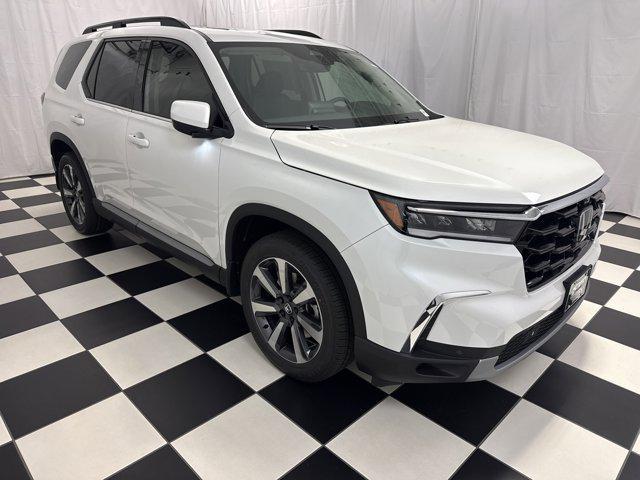 new 2025 Honda Pilot car, priced at $50,765