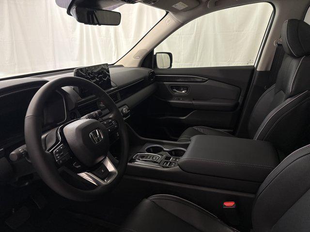 new 2025 Honda Pilot car, priced at $50,765