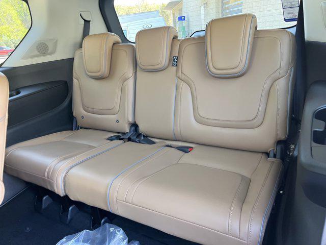 new 2025 INFINITI QX80 car, priced at $92,000