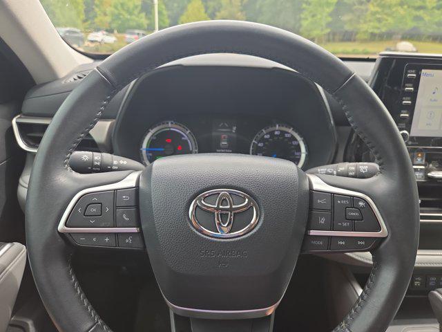 used 2022 Toyota Highlander Hybrid car, priced at $36,991