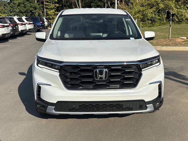 new 2025 Honda Pilot car, priced at $43,387