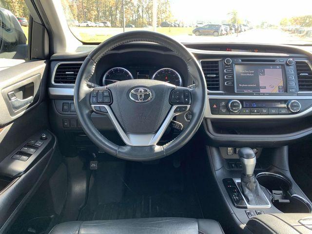 used 2019 Toyota Highlander car, priced at $28,984