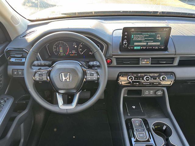 new 2025 Honda Pilot car, priced at $42,413