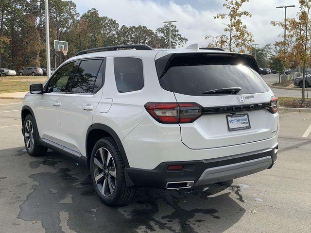 new 2025 Honda Pilot car, priced at $48,895