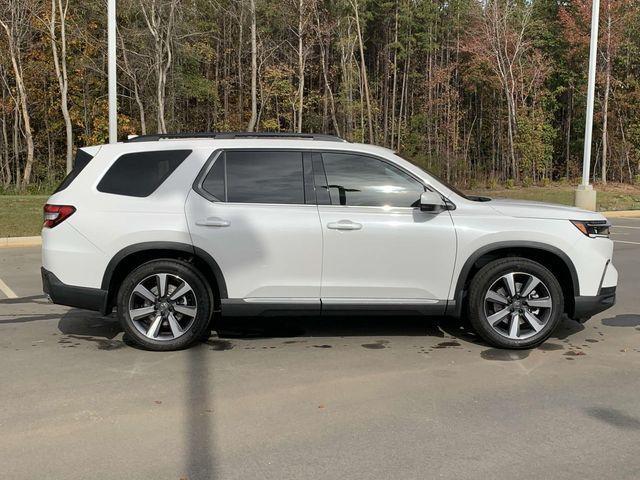 new 2025 Honda Pilot car, priced at $48,895