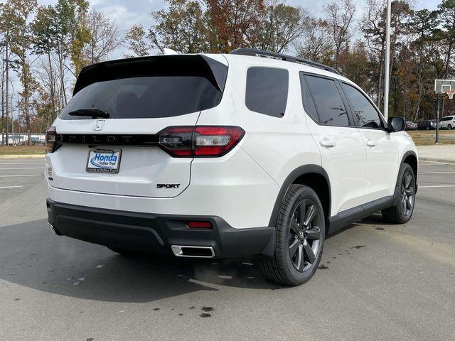 new 2025 Honda Pilot car, priced at $43,695