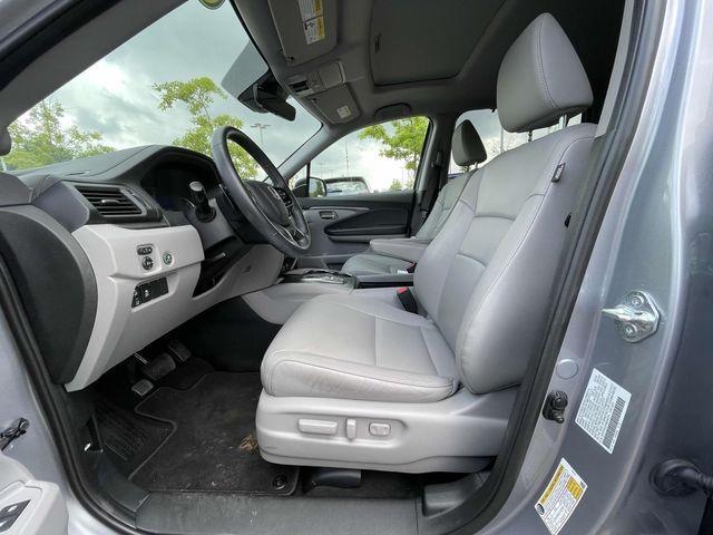used 2022 Honda Pilot car, priced at $35,212