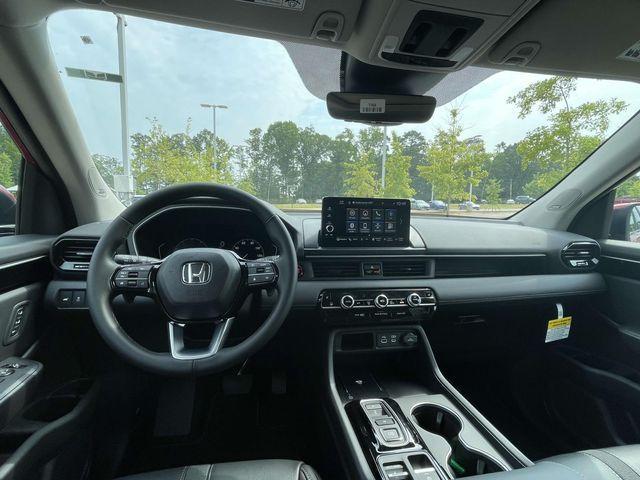 new 2025 Honda Pilot car, priced at $49,405