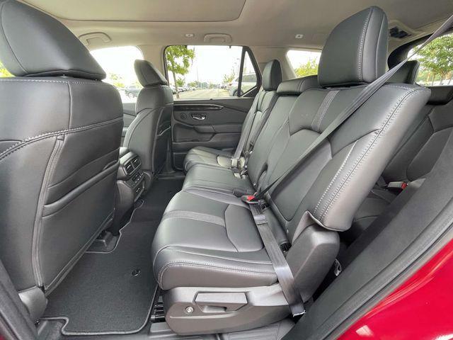 new 2025 Honda Pilot car, priced at $49,405