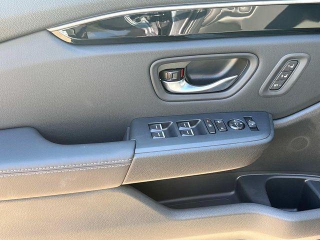 new 2025 Honda Pilot car, priced at $40,340