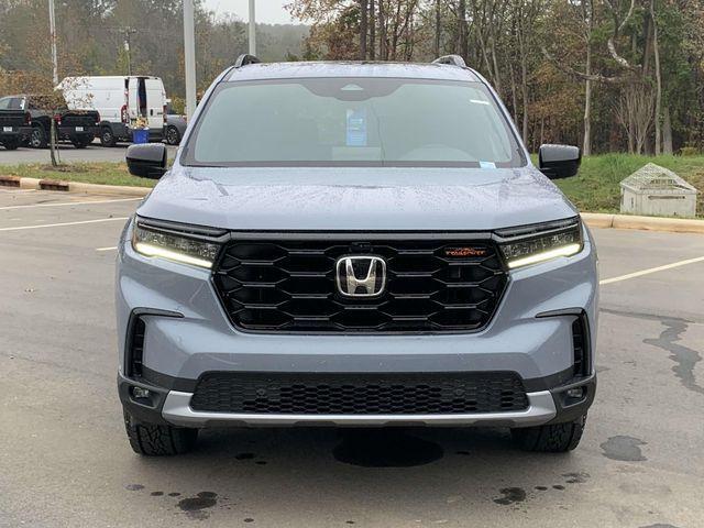 new 2025 Honda Pilot car, priced at $51,250