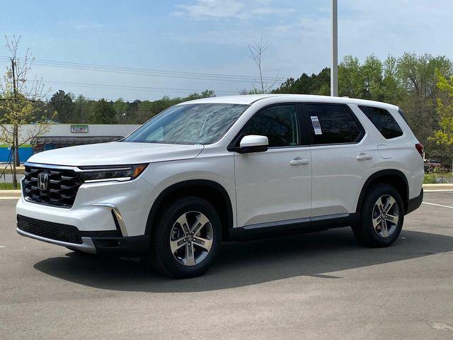 new 2025 Honda Pilot car, priced at $45,050