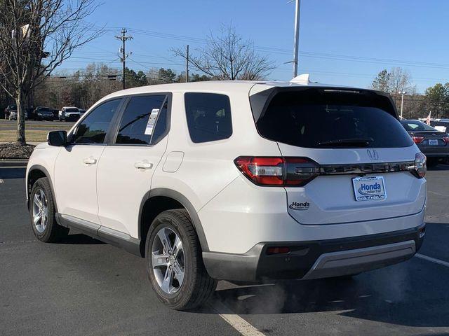 used 2025 Honda Pilot car, priced at $41,992