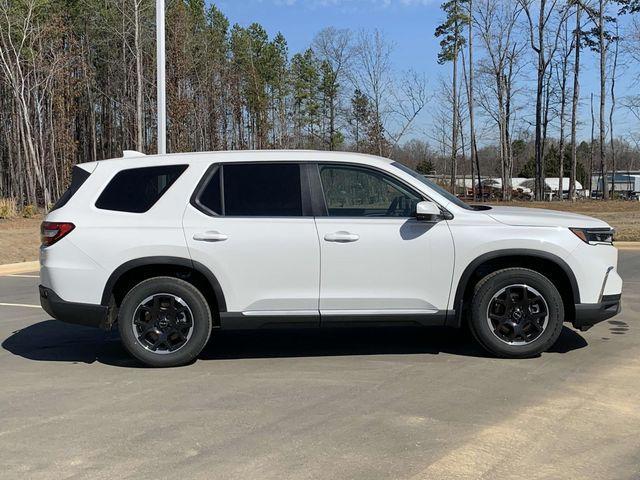 new 2025 Honda Pilot car, priced at $48,405