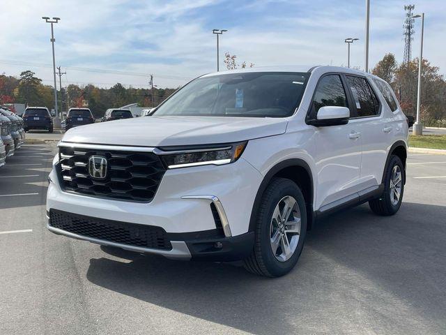 new 2025 Honda Pilot car, priced at $45,450