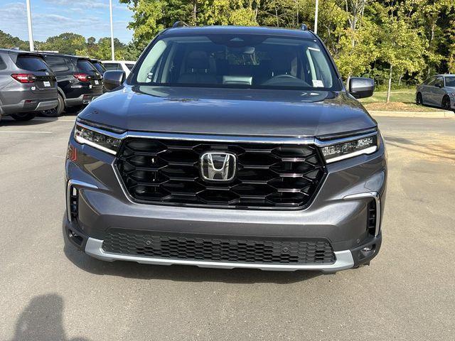 new 2025 Honda Pilot car, priced at $47,938