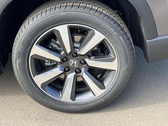 new 2025 Honda Pilot car, priced at $47,938