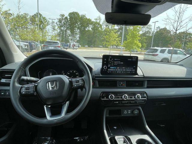 used 2025 Honda Pilot car, priced at $44,113