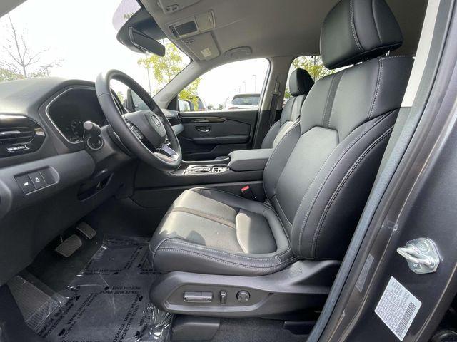 used 2025 Honda Pilot car, priced at $44,113