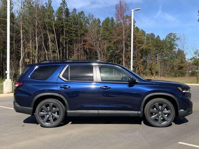 new 2025 Honda Pilot car, priced at $43,695