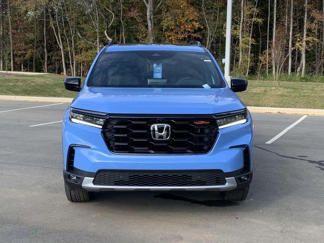 new 2025 Honda Pilot car, priced at $51,250