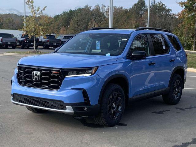 new 2025 Honda Pilot car, priced at $51,250