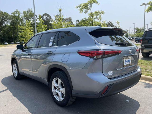 used 2022 Toyota Highlander car, priced at $32,712