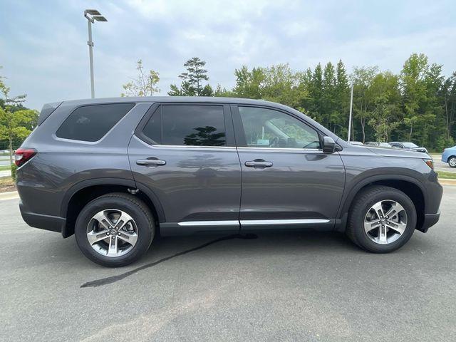 new 2025 Honda Pilot car, priced at $45,680