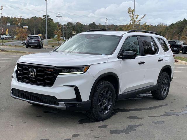 used 2025 Honda Pilot car, priced at $46,339