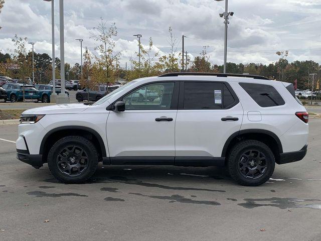 used 2025 Honda Pilot car, priced at $46,339