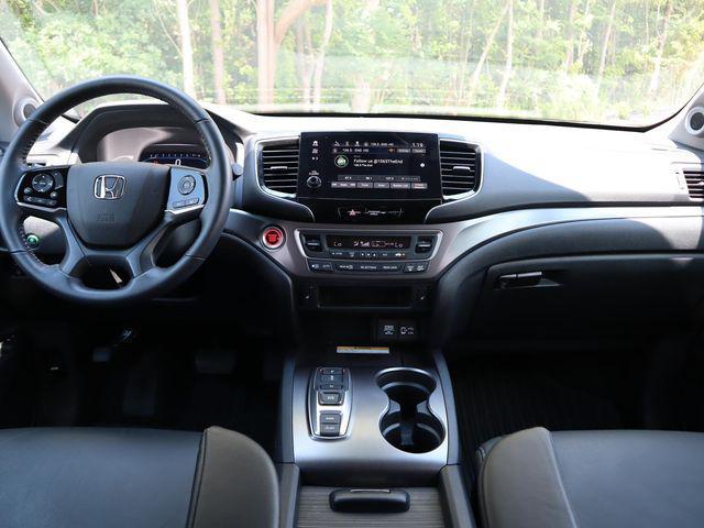 used 2022 Honda Pilot car, priced at $29,028