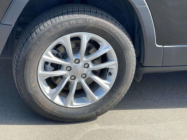 used 2020 Jeep Cherokee car, priced at $15,128