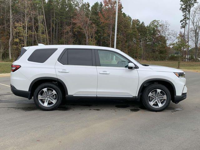 new 2025 Honda Pilot car, priced at $48,180