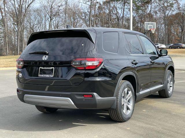 new 2025 Honda Pilot car, priced at $45,625