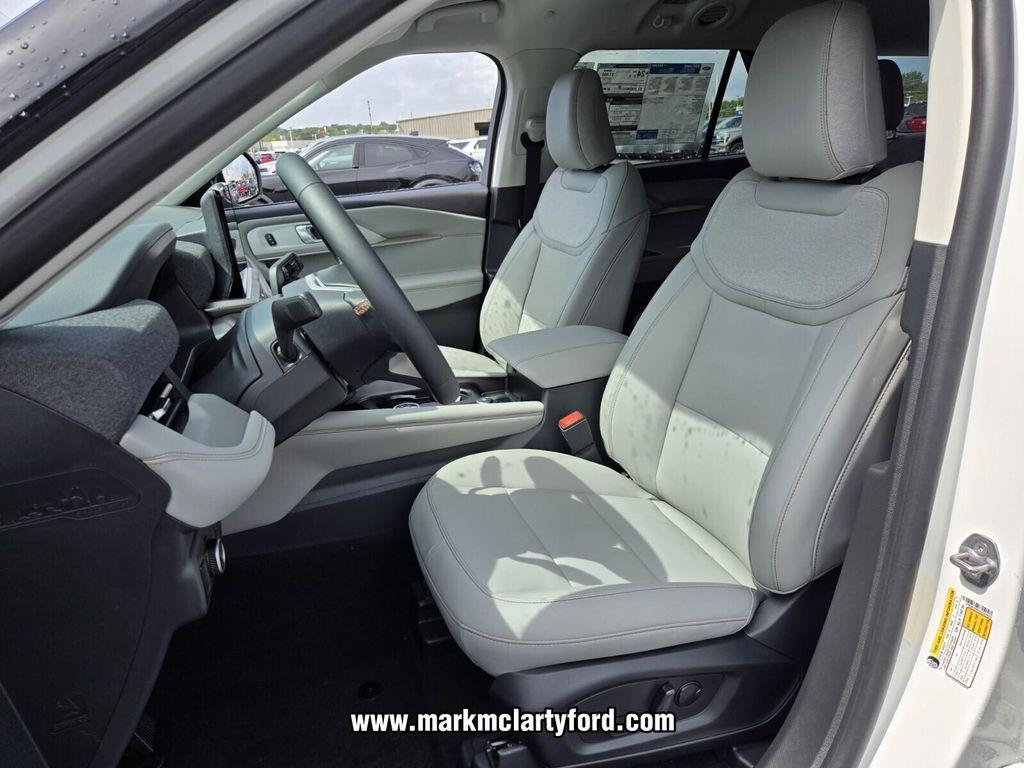 new 2025 Ford Explorer car, priced at $43,102