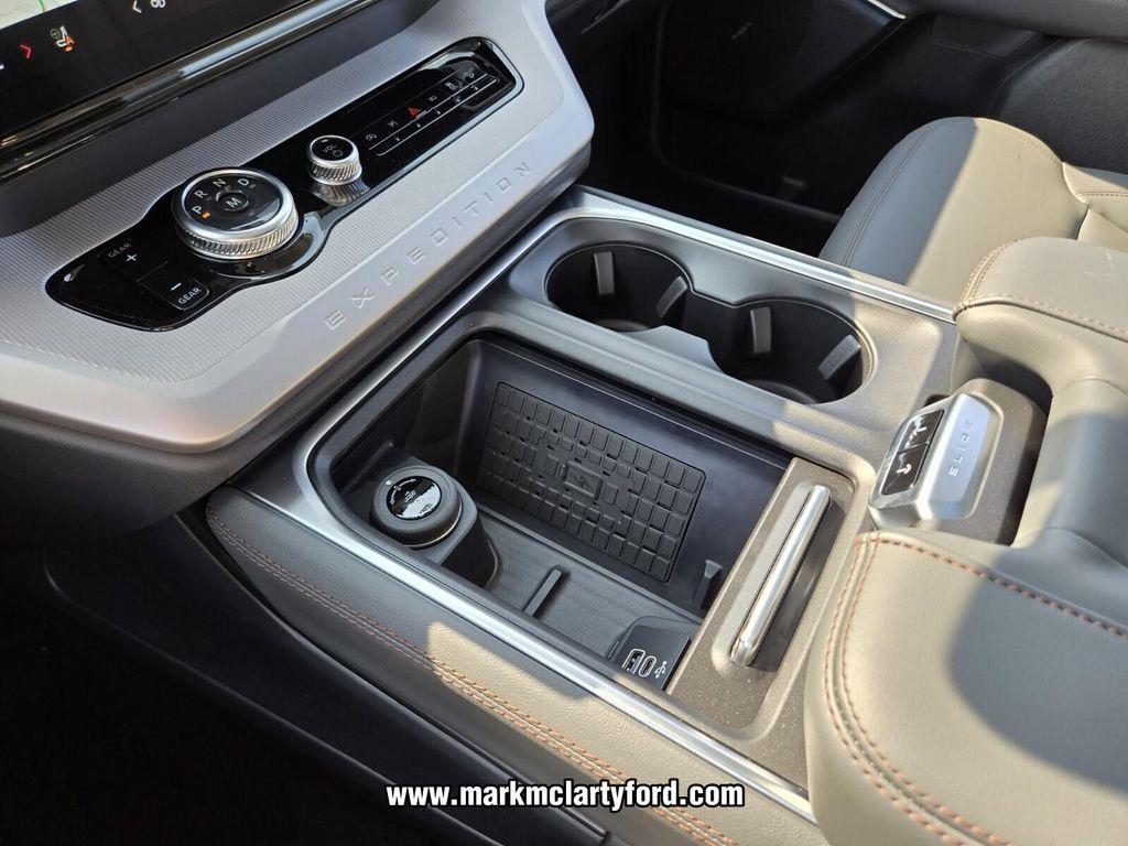 new 2025 Ford Expedition Max car, priced at $70,424