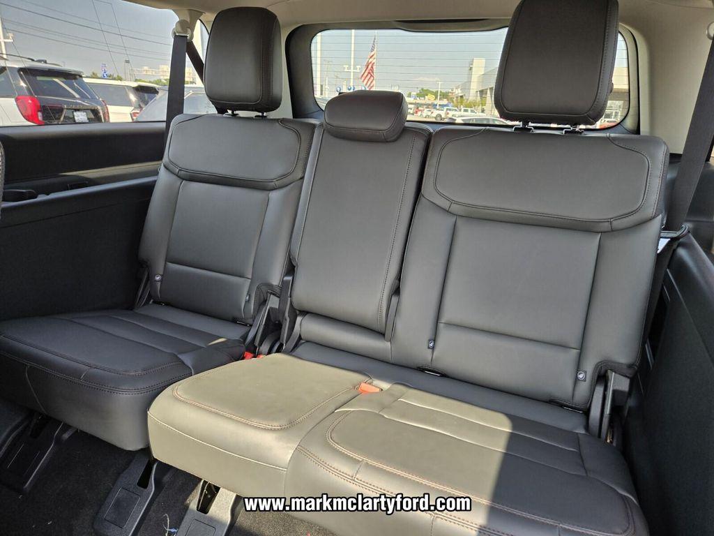 new 2025 Ford Expedition Max car, priced at $70,424