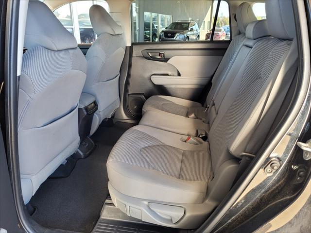 used 2022 Toyota Highlander car, priced at $30,600