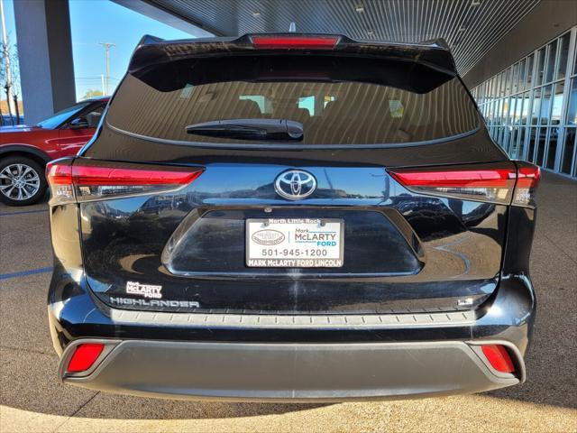 used 2022 Toyota Highlander car, priced at $30,600